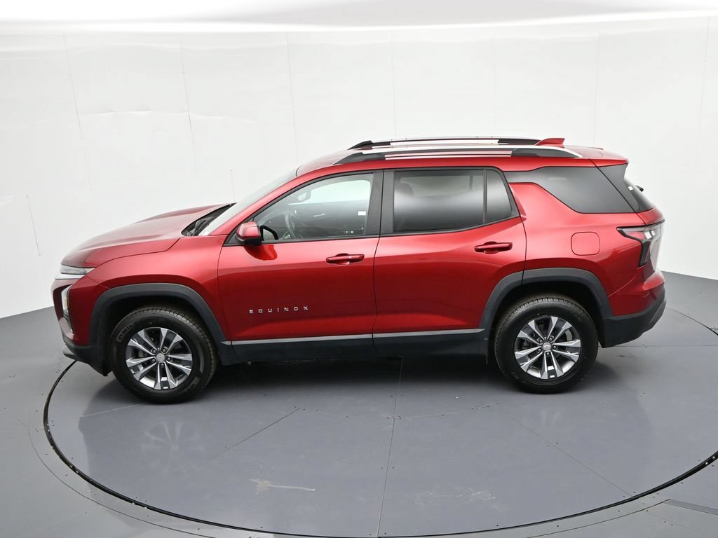 Used 2025 Chevrolet Equinox LT w/ Convenience Package II FWD image 25