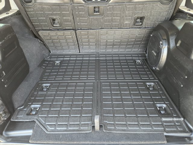 Used 2018 Jeep Wrangler Unlimited Rubicon AWD/4WD image 30
