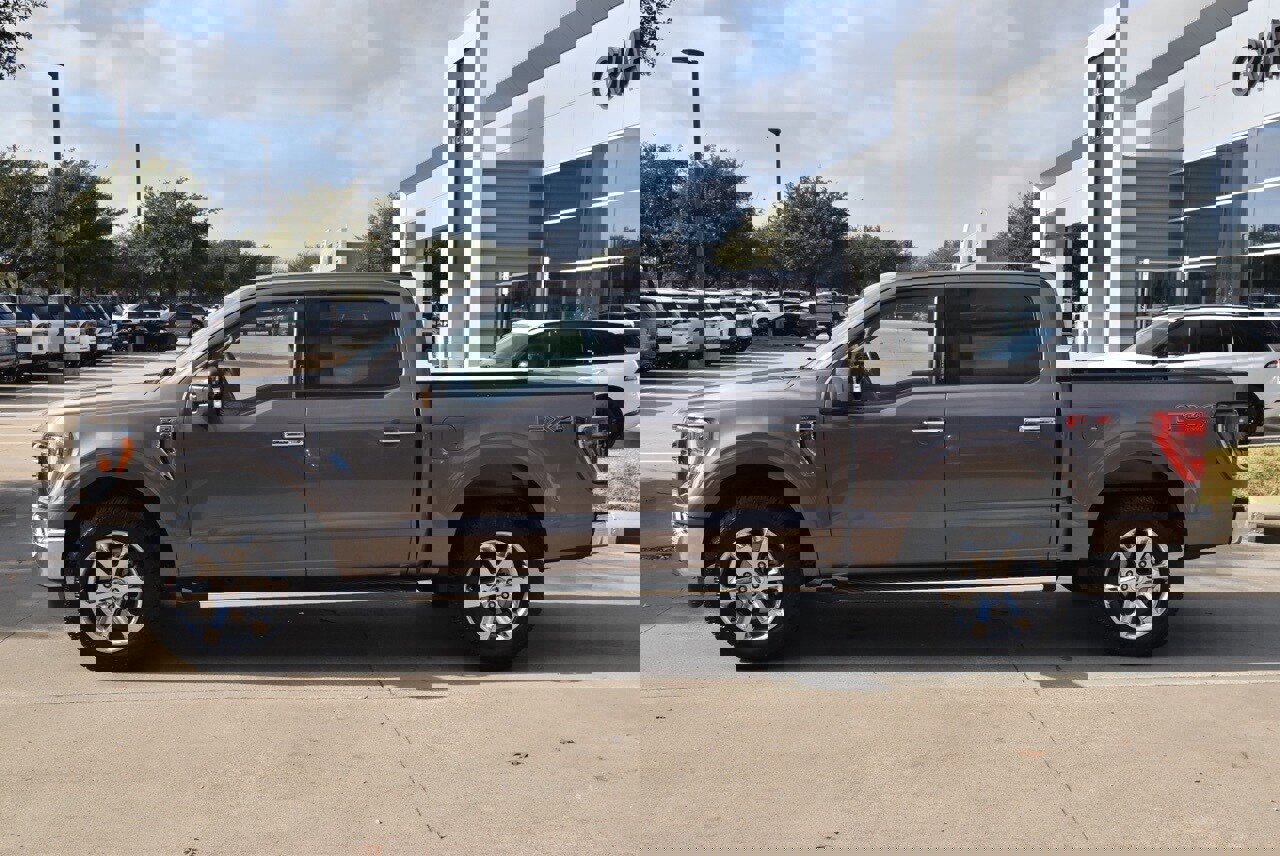 Certified 2022 Ford F150 XLT w/ Equipment Group 302A High image 4