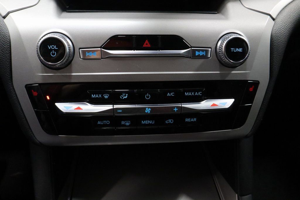 Certified 2023 Ford Explorer XLT image 30