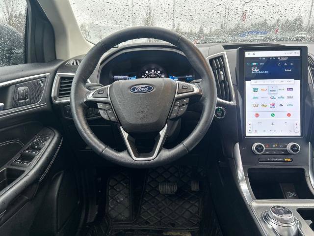 Certified 2022 Ford Edge Titanium w/ Class II Trailer Tow Package image 8