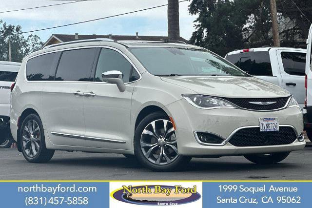 Used 2017 Chrysler Pacifica Limited image 7