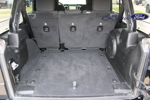 Used 2019 Jeep Wrangler Unlimited Sahara AWD/4WD image 10