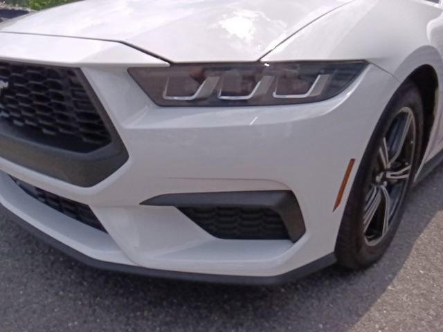 Certified 2024 Ford Mustang Coupe RWD image 9