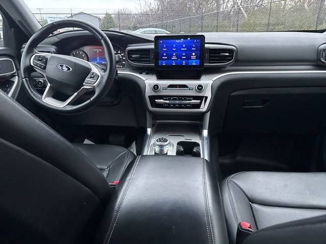 Certified 2020 Ford Explorer XLT w/ Equipment Group 202A image 9