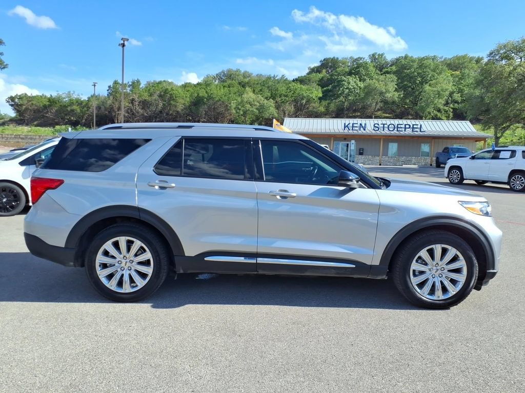 Certified 2021 Ford Explorer Limited w/ Hybrid Equipment Group 310A RWD image 2