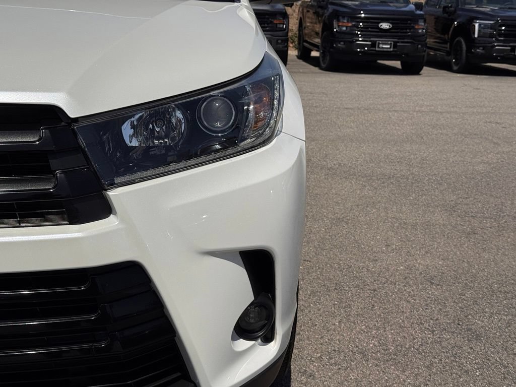 Used 2019 Toyota Highlander SE FWD image 8