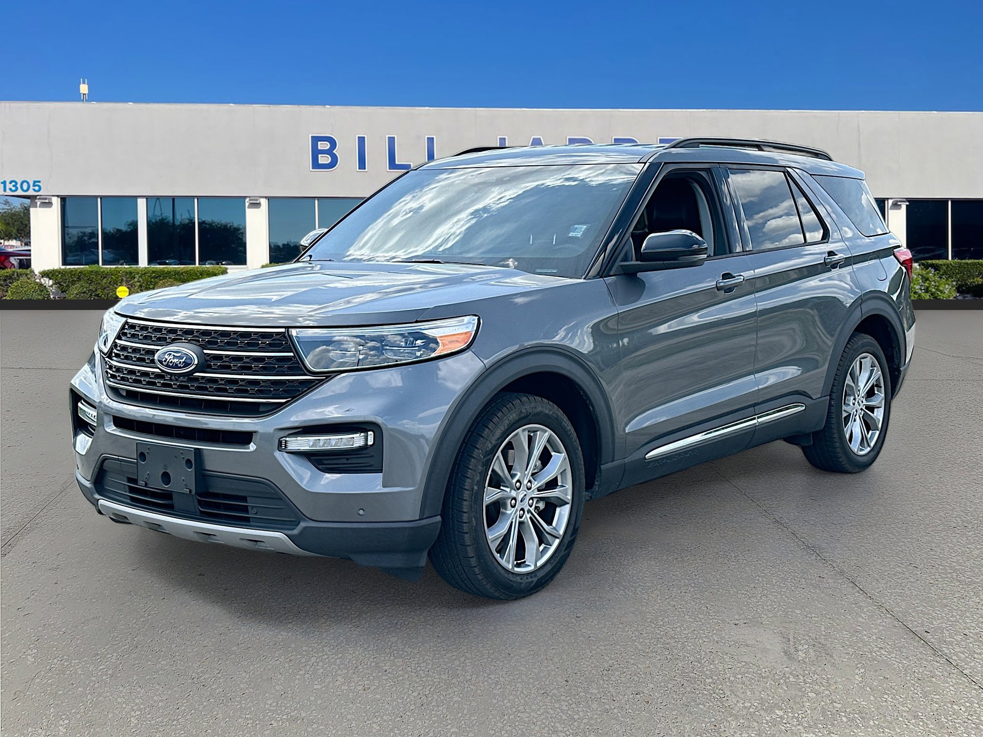Certified 2023 Ford Explorer XLT w/ Equipment Group 202A RWD image 3