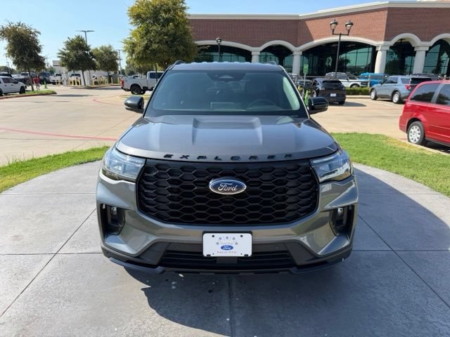 Certified 2025 Ford Explorer ST-Line w/ ST-Line Street Pack AWD/4WD image 2