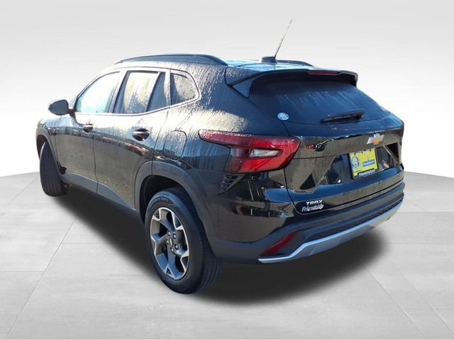 Used 2024 Chevrolet Trax LT w/ Driver Confidence Package image 4