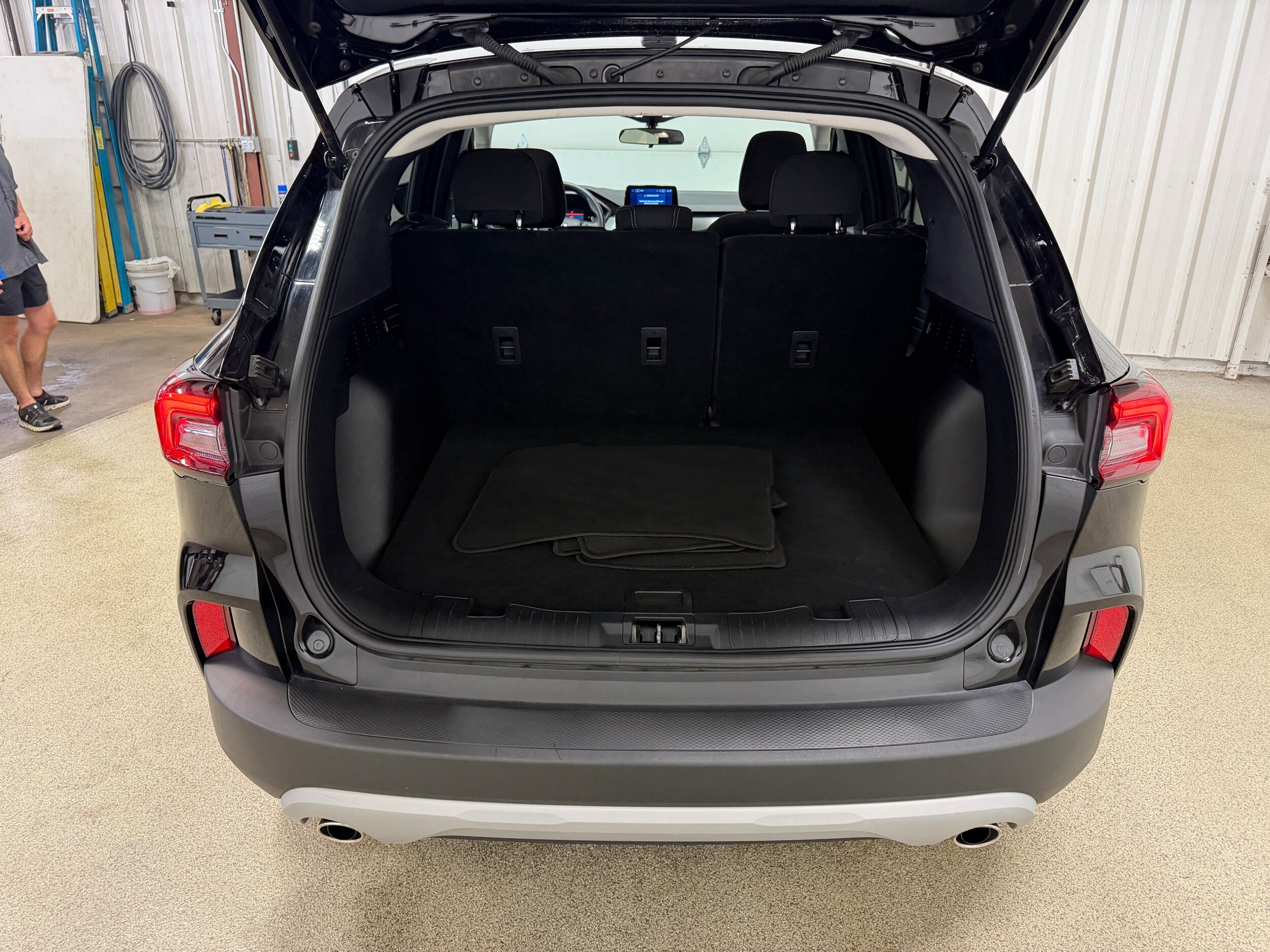 Certified 2025 Ford Escape Active AWD/4WD image 31