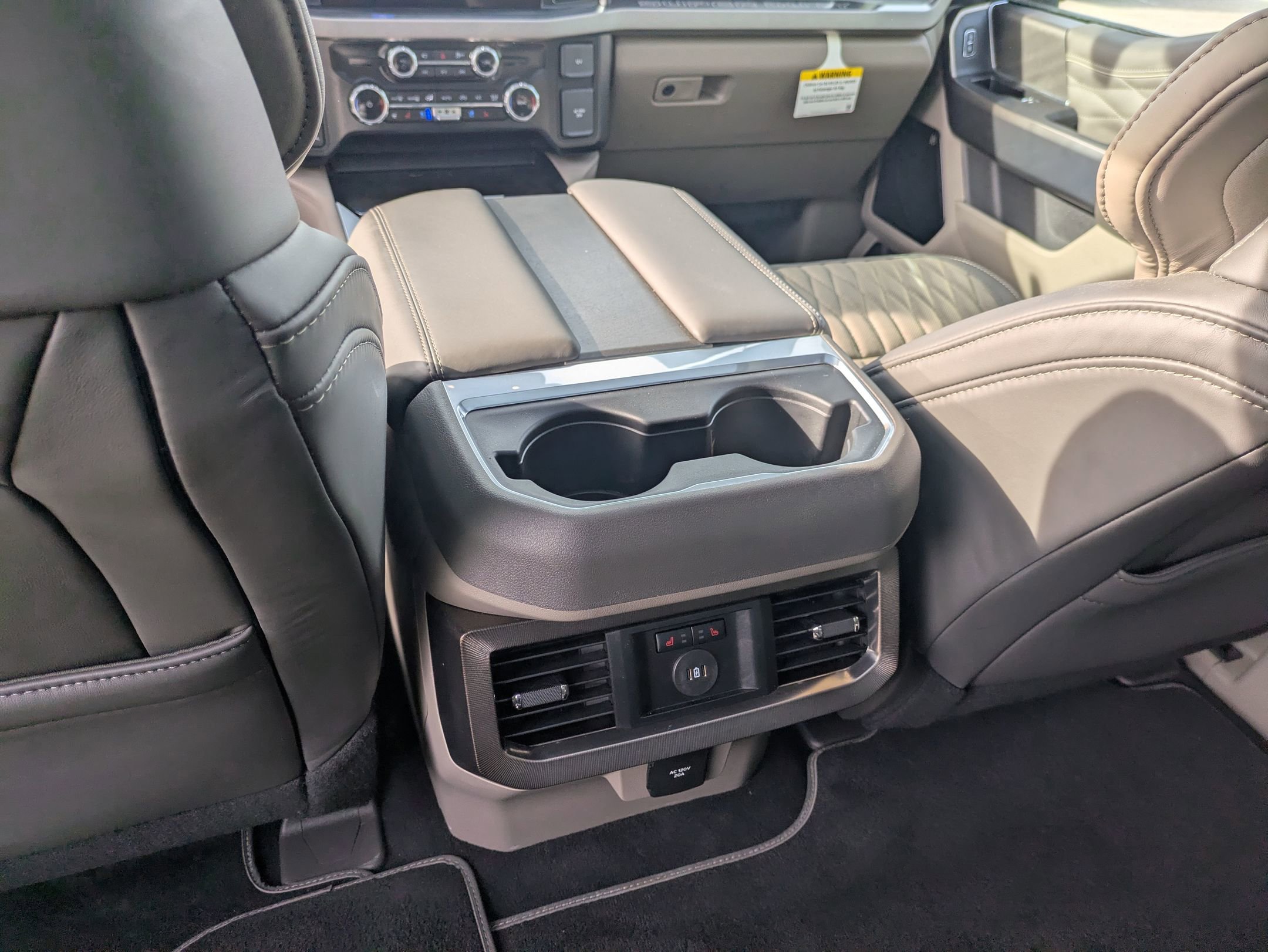 Certified 2025 Ford F450 Platinum w/ Platinum Plus Package AWD/4WD image 32