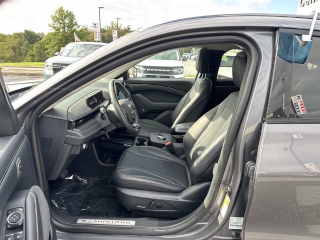 Certified 2021 Ford Mustang Mach-E Premium AWD/4WD image 17
