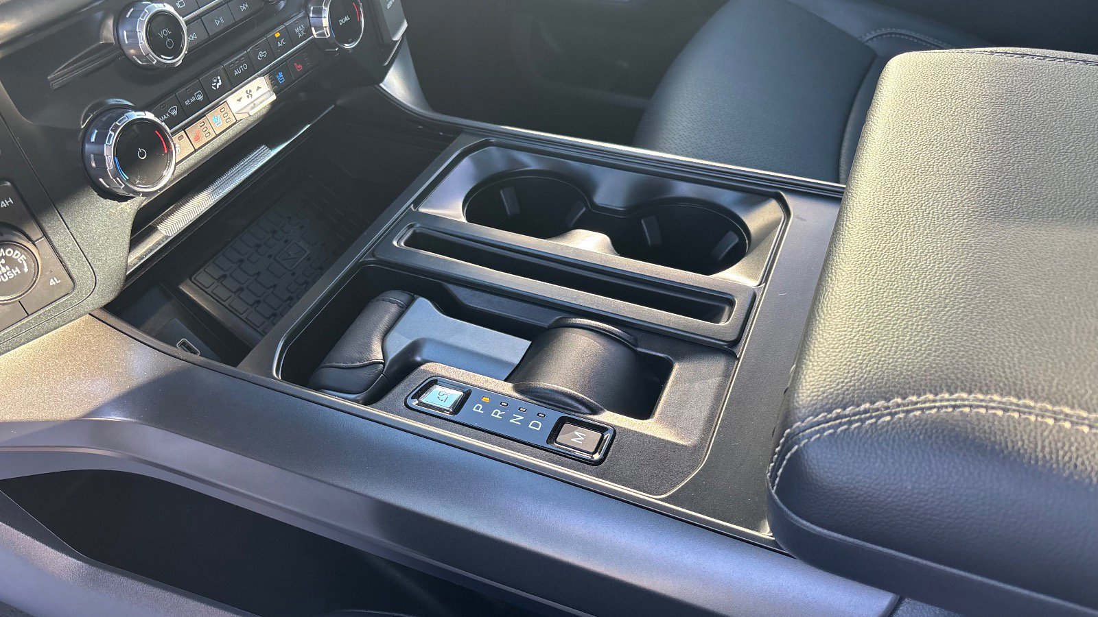 Certified 2025 Ford F150 Lariat w/ Equipment Group 502A High image 39