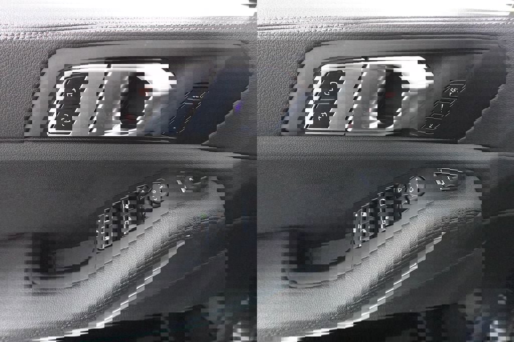 Used 2022 BMW X5 xDrive40i w/ Parking Assistance Package image 9