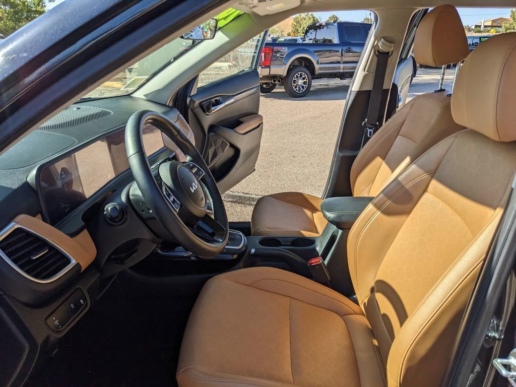 Used 2024 Kia Seltos EX FWD image 17