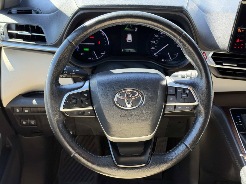Used 2022 Toyota Sienna XLE w/ XLE Plus Package FWD image 12