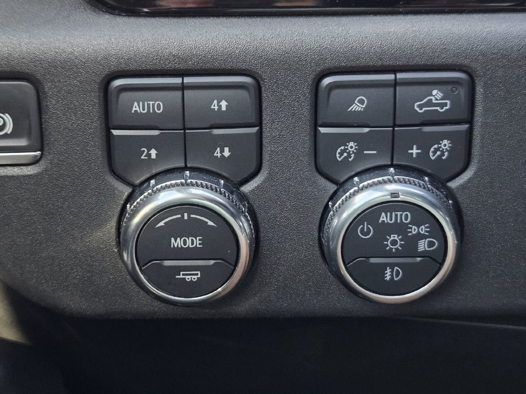 Used 2025 GMC Sierra 1500 SLT AWD/4WD image 35