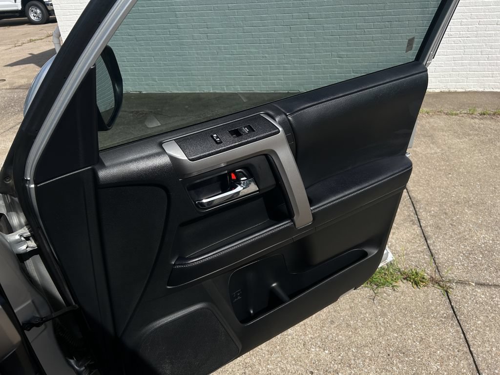 Used 2021 Toyota 4Runner Limited AWD/4WD image 11