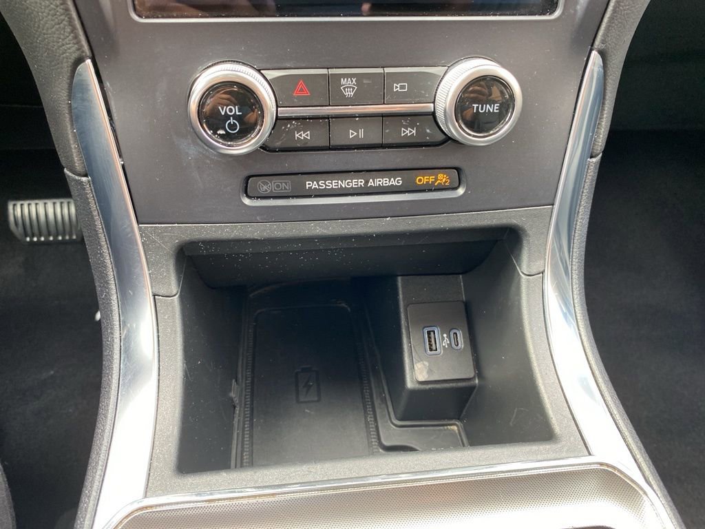 Certified 2023 Ford Edge Titanium AWD/4WD image 39