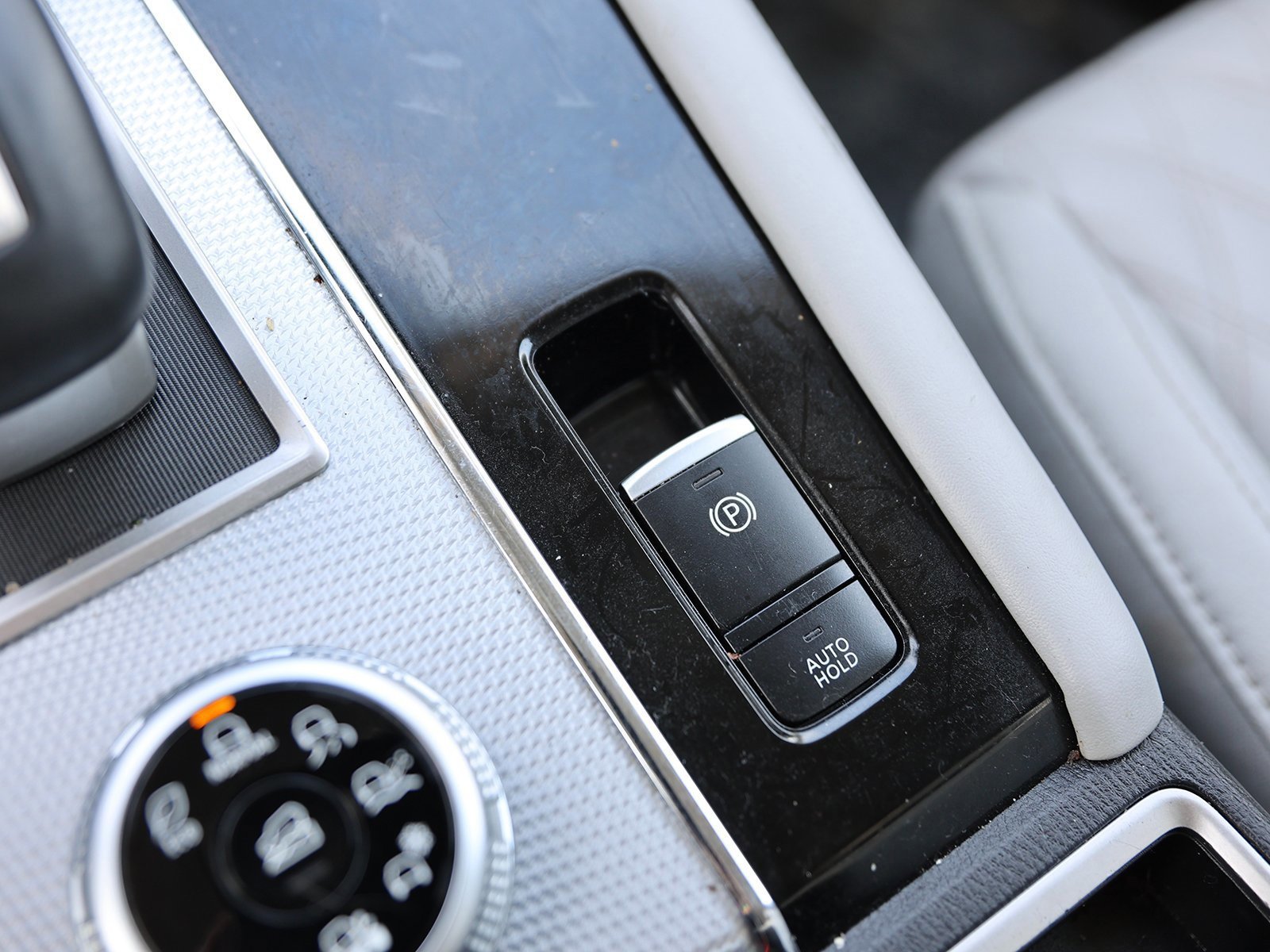 Used 2024 Mitsubishi Outlander SEL image 29