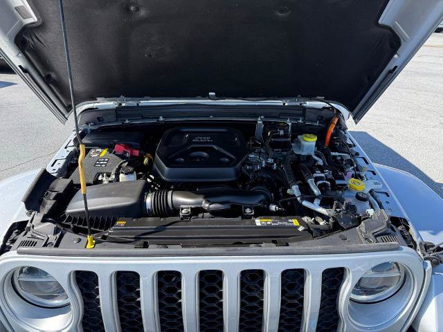 Used 2022 Jeep Wrangler Unlimited Sahara w/ Cold Weather Group AWD/4WD image 21