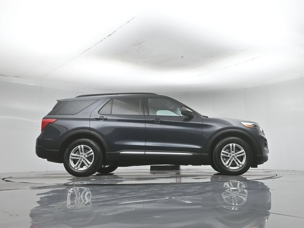 Certified 2023 Ford Explorer XLT RWD image 8