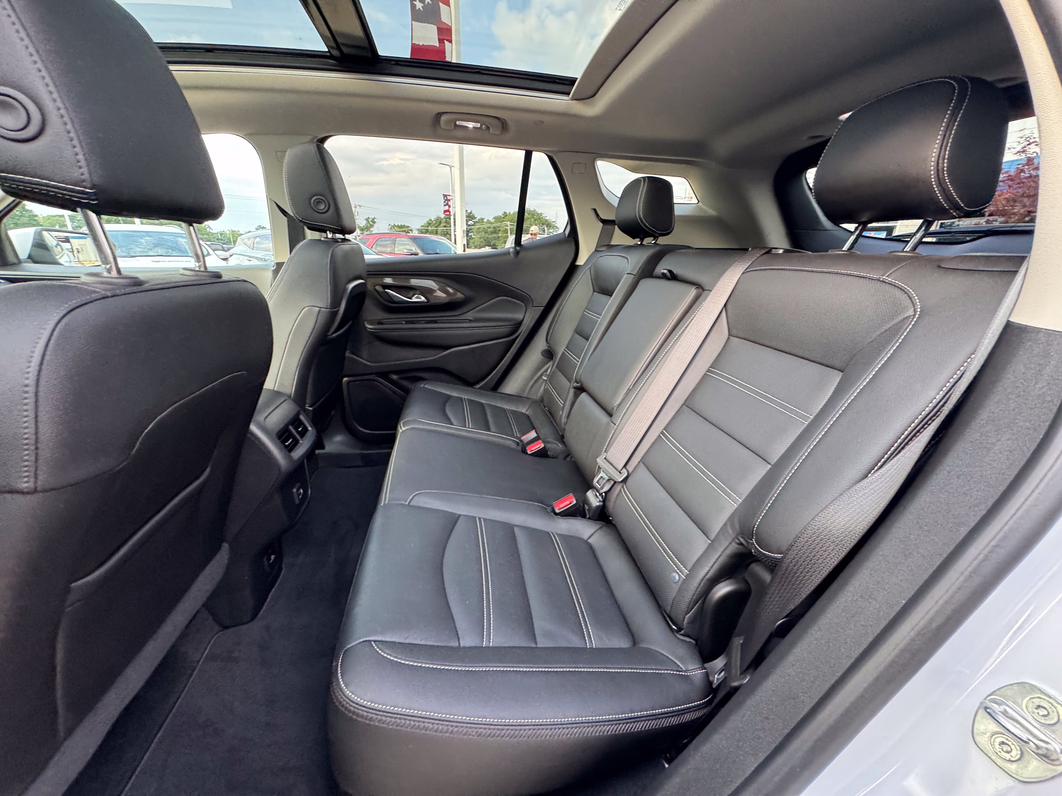 Used 2023 GMC Terrain Denali AWD/4WD image 19