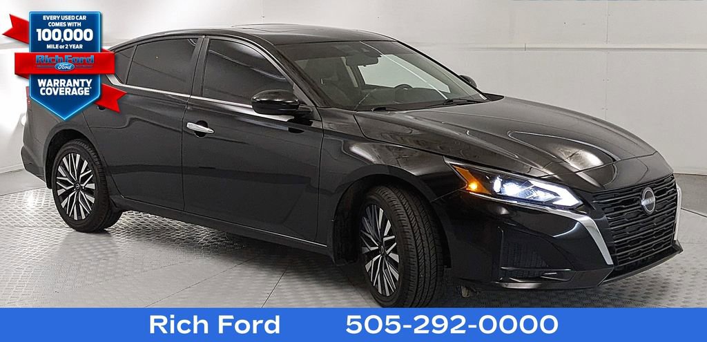 Used 2024 Nissan Altima 2.5 SV w/ SV Premium Package AWD/4WD image 1
