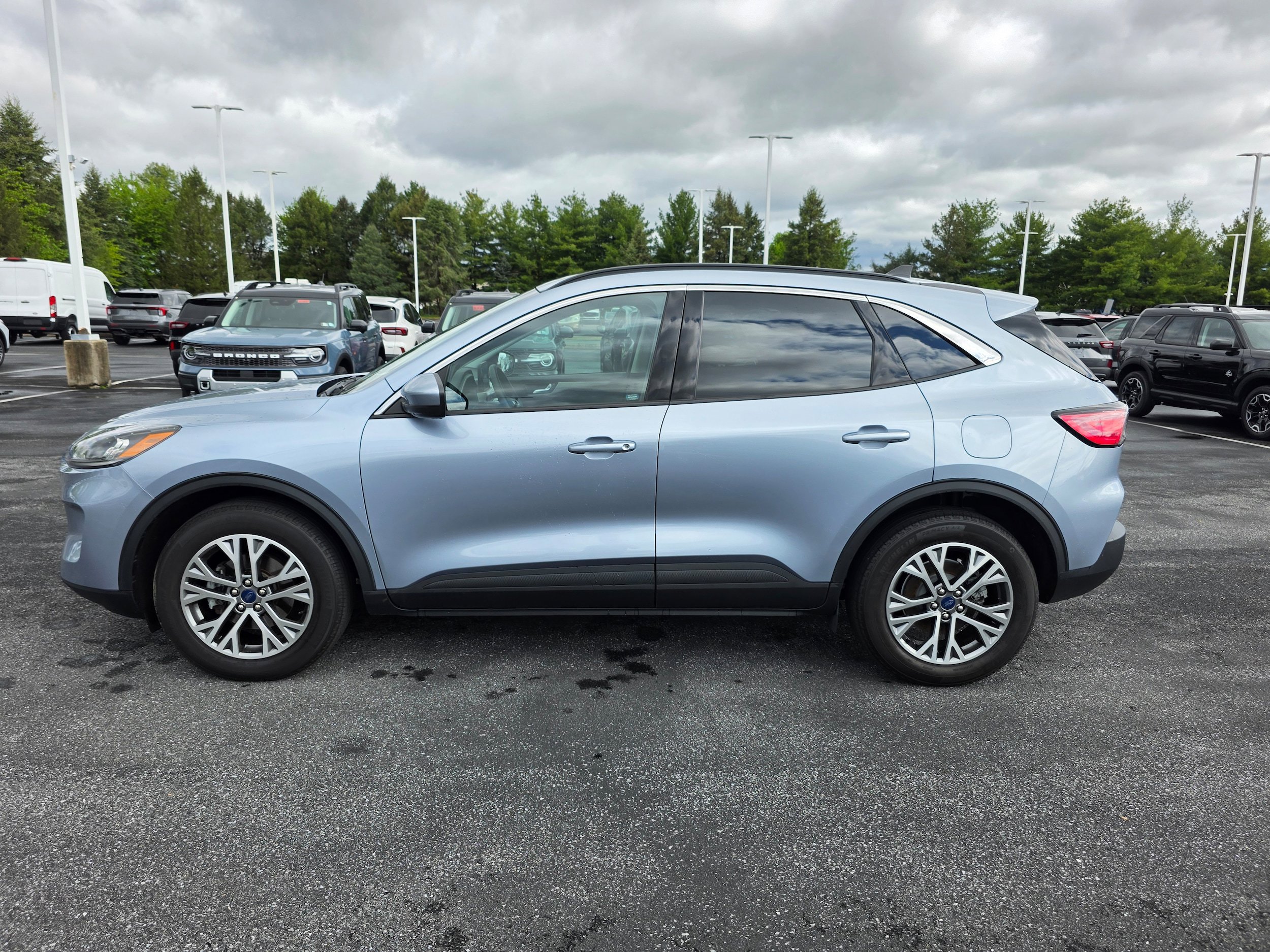 Certified 2022 Ford Escape SEL AWD/4WD image 2