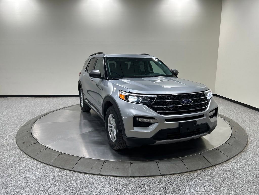 Certified 2024 Ford Explorer XLT w/ Equipment Group 202A AWD/4WD image 6