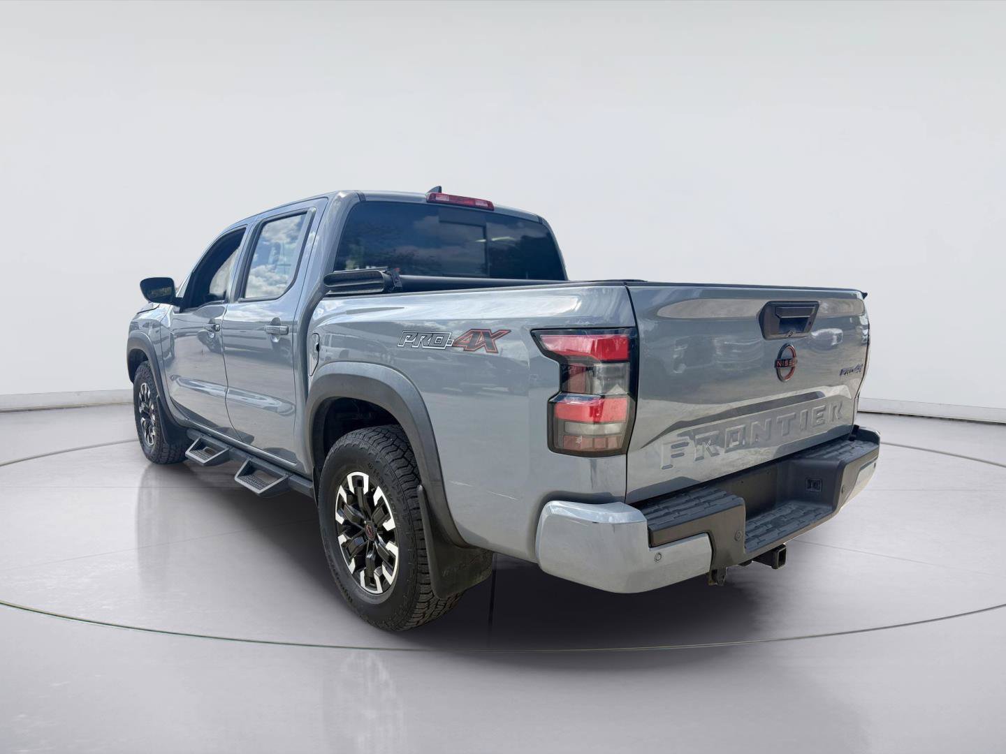 Used 2023 Nissan Frontier PRO-4X w/ Technology Package AWD/4WD image 5
