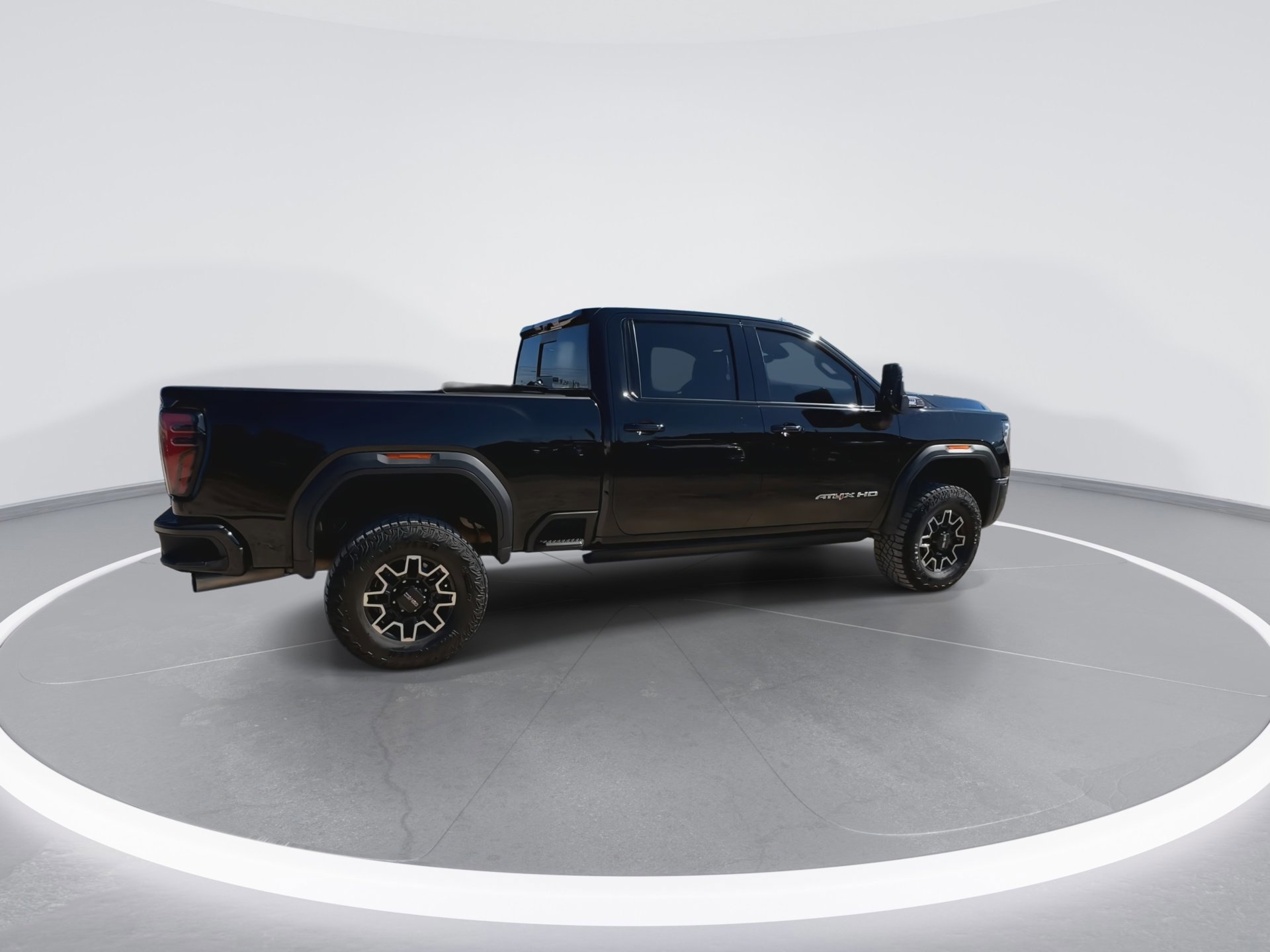 Used 2024 GMC Sierra 2500 AT4X image 8