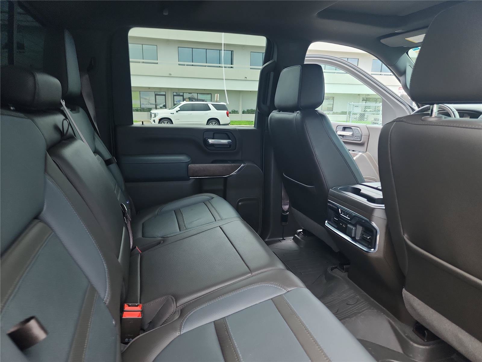 Used 2023 GMC Sierra 2500 Denali w/ Denali Ultimate Package AWD/4WD image 23
