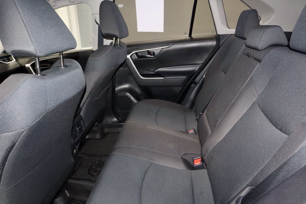 Used 2023 Toyota RAV4 LE AWD/4WD image 21