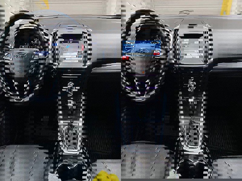 Certified 2018 Ford Edge Titanium w/ Technology Package image 20