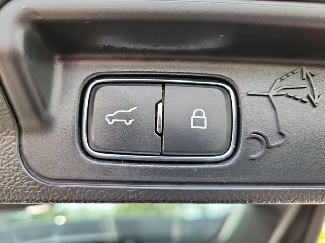 Certified 2023 Ford Explorer XLT w/ Equipment Group 202A AWD/4WD image 33
