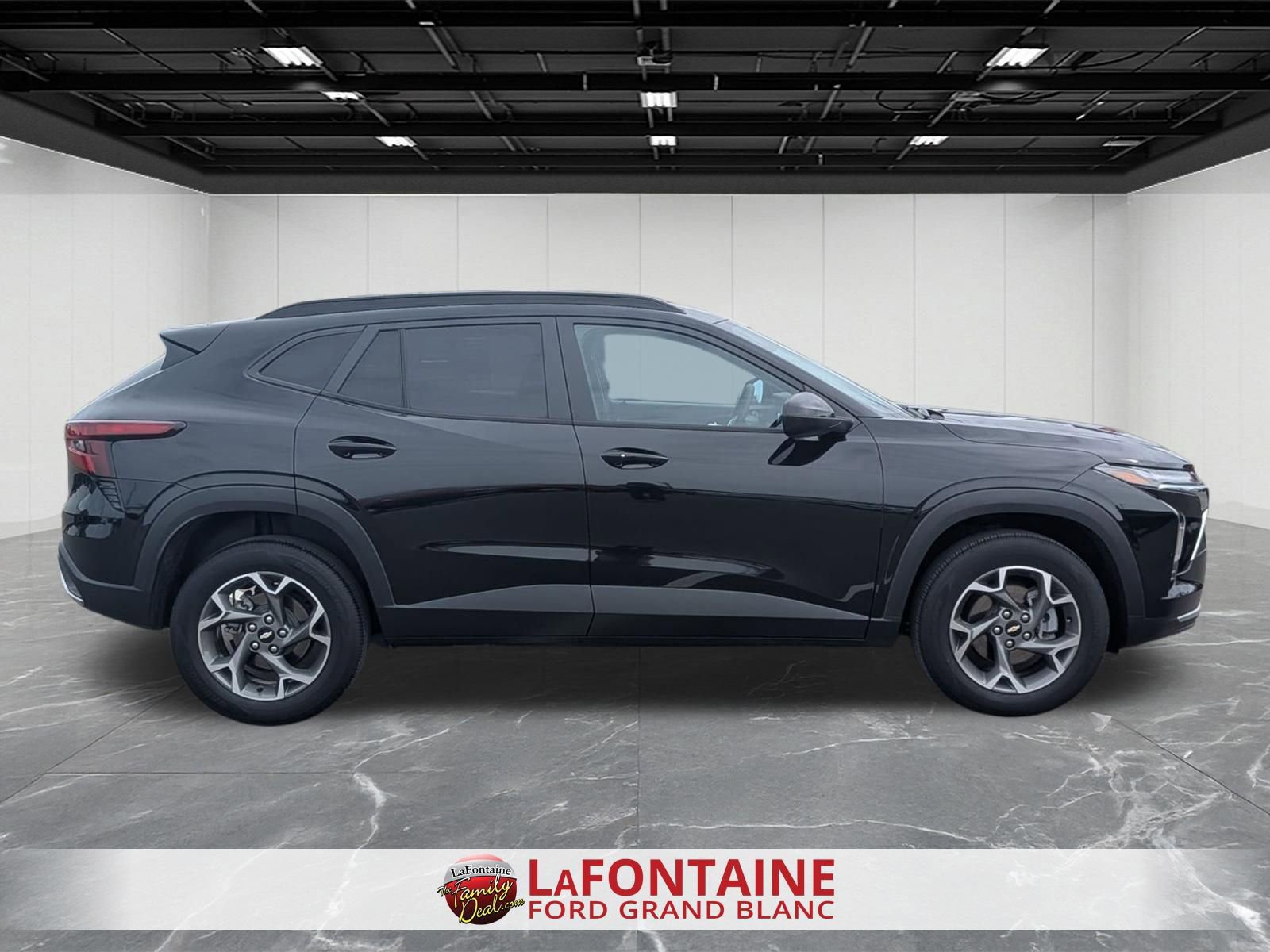 Used 2024 Chevrolet Trax LT w/ Driver Confidence Package FWD image 6