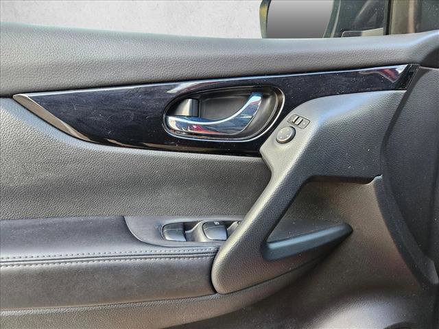 Used 2021 Nissan Rogue Sport SV image 9