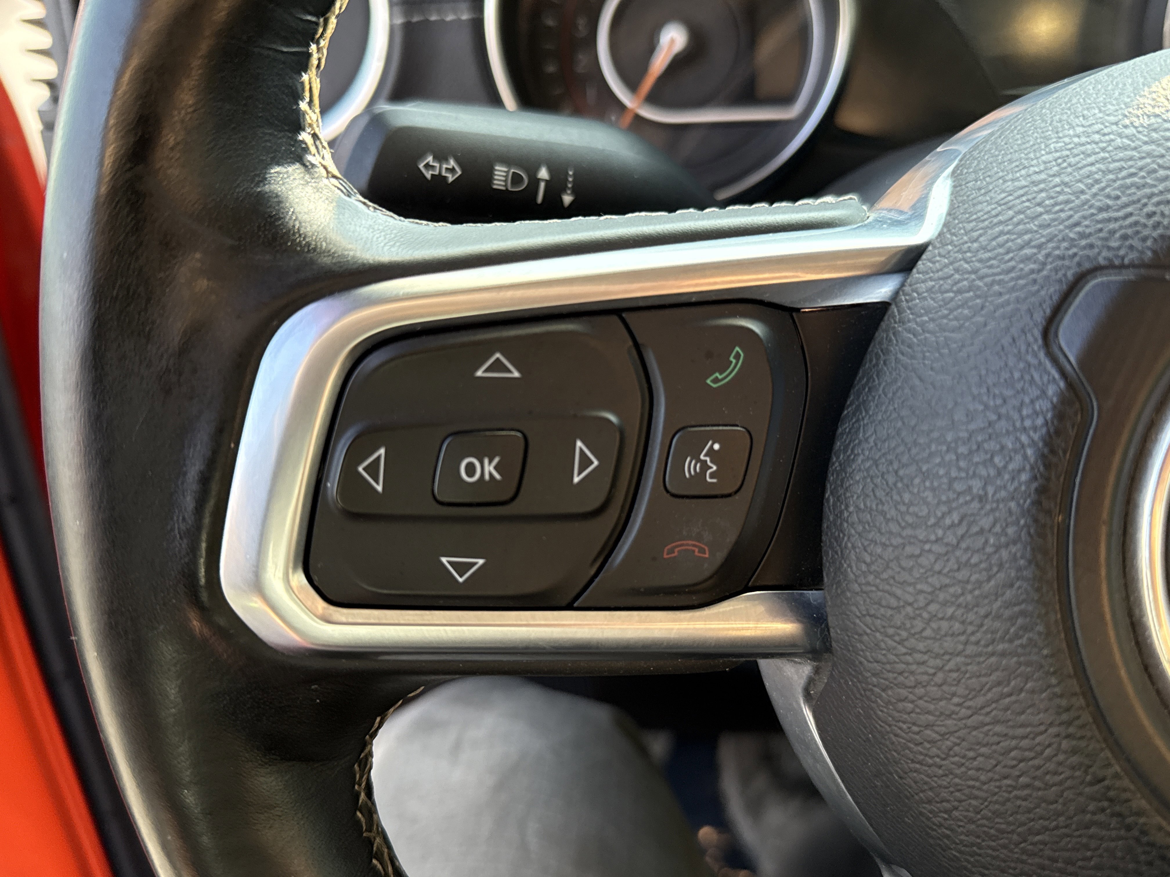 Used 2019 Jeep Wrangler Unlimited Sahara w/ Uconnect 4C Nav & Sound Group image 17