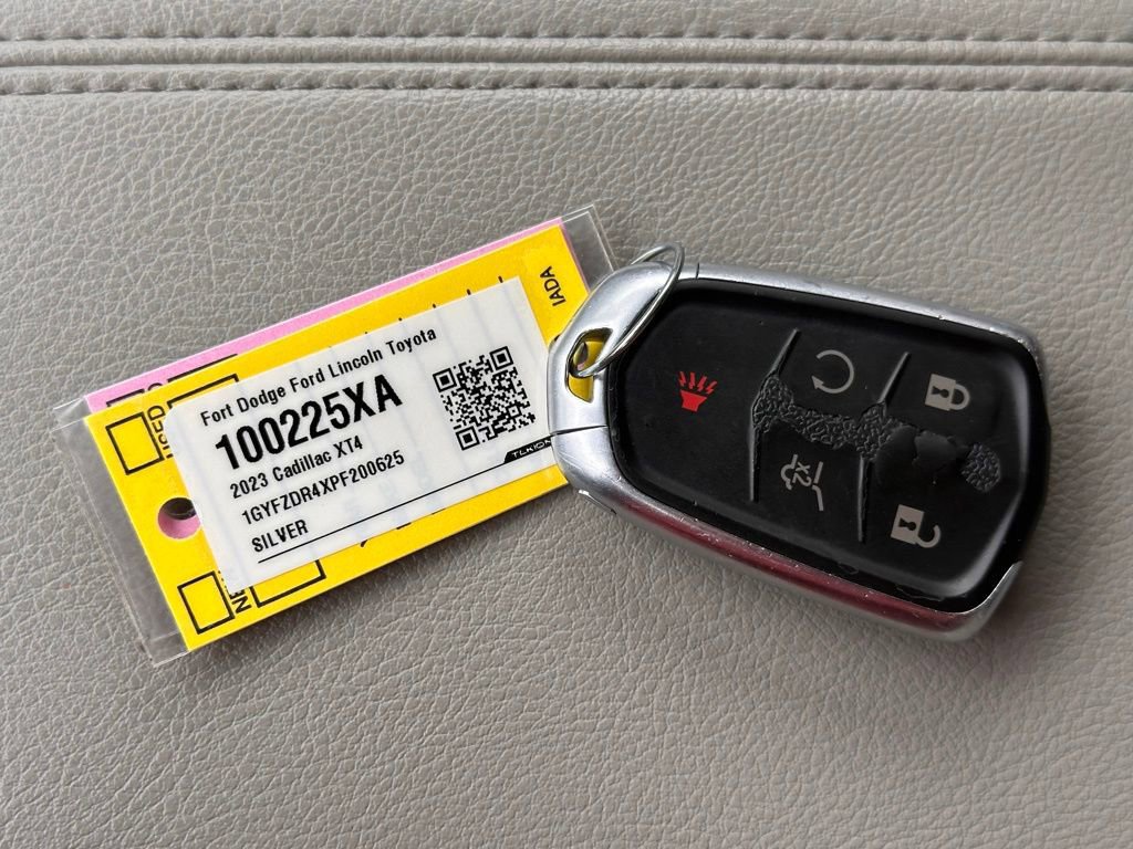 Used 2023 Cadillac XT4 Premium Luxury image 37