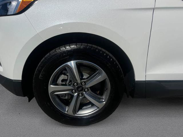 Certified 2024 Ford Edge SEL w/ Convenience Package AWD/4WD image 9