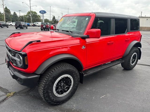 Certified 2023 Ford Bronco Outer Banks w/ Sasquatch Package AWD/4WD image 2