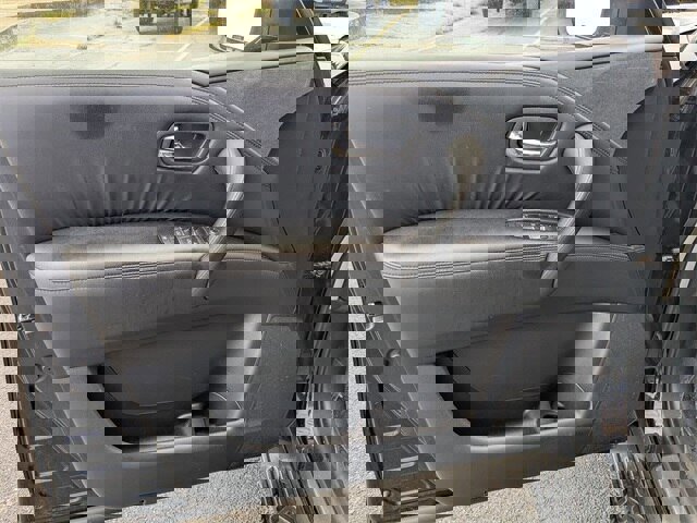 Used 2022 Nissan Armada SV w/ SV Appearance Package image 22