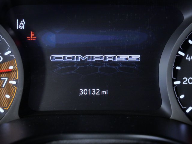 Used 2025 Jeep Compass Trailhawk AWD/4WD image 18