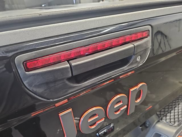Used 2022 Jeep Gladiator Mojave w/ LED Lighting Group AWD/4WD image 13