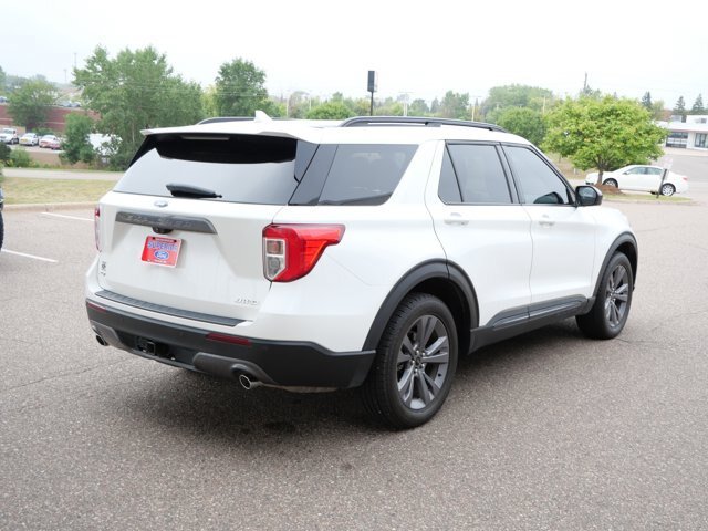 Certified 2023 Ford Explorer XLT w/ Equipment Group 202A AWD/4WD image 5