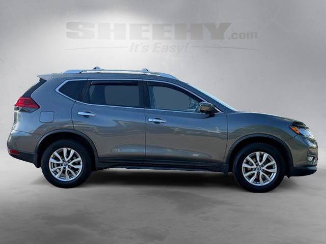 Used 2017 Nissan Rogue SV w/ SV Premium Package AWD/4WD image 10