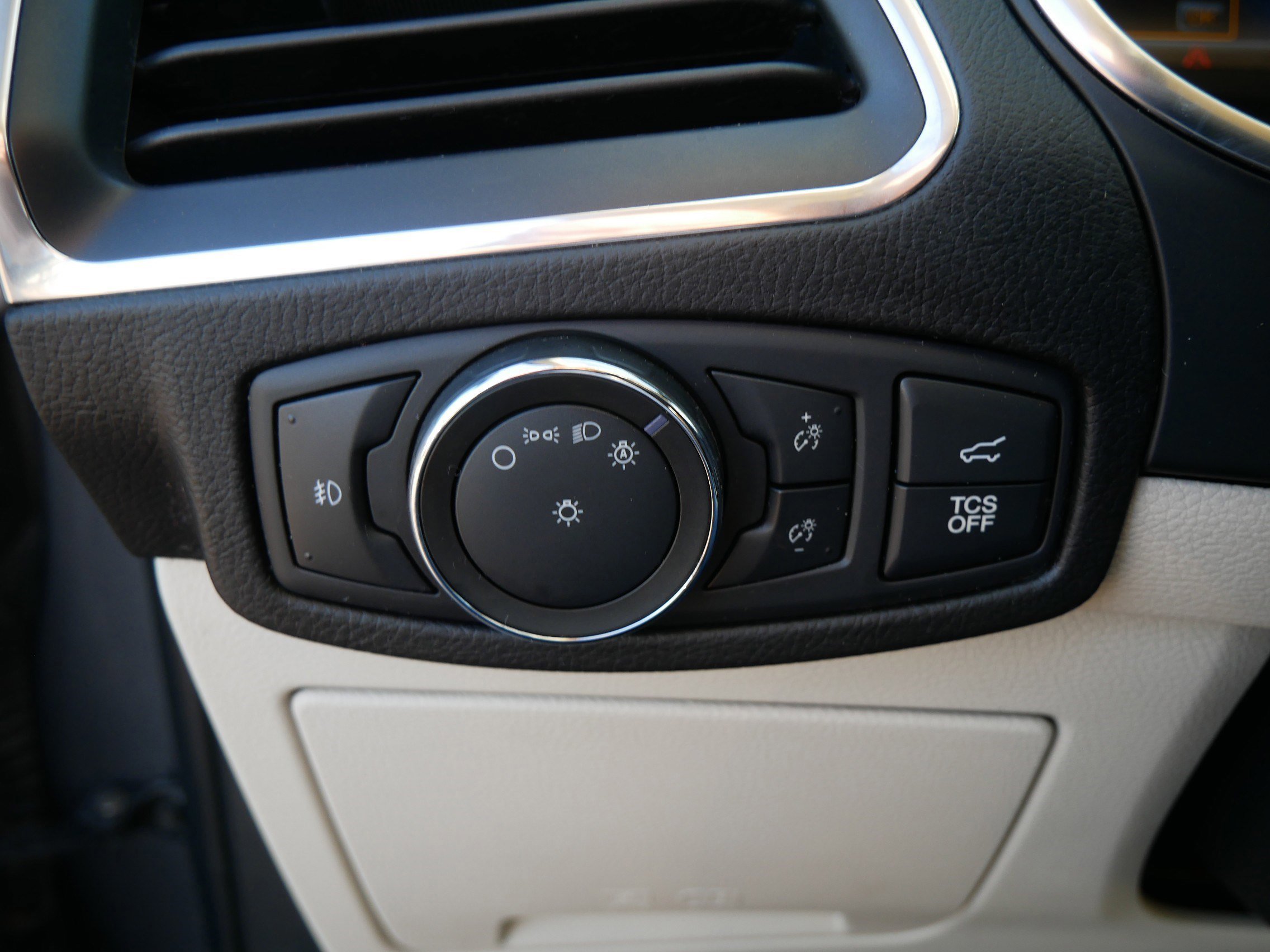 Certified 2021 Ford Edge Titanium w/ Cargo Accessory Package image 26