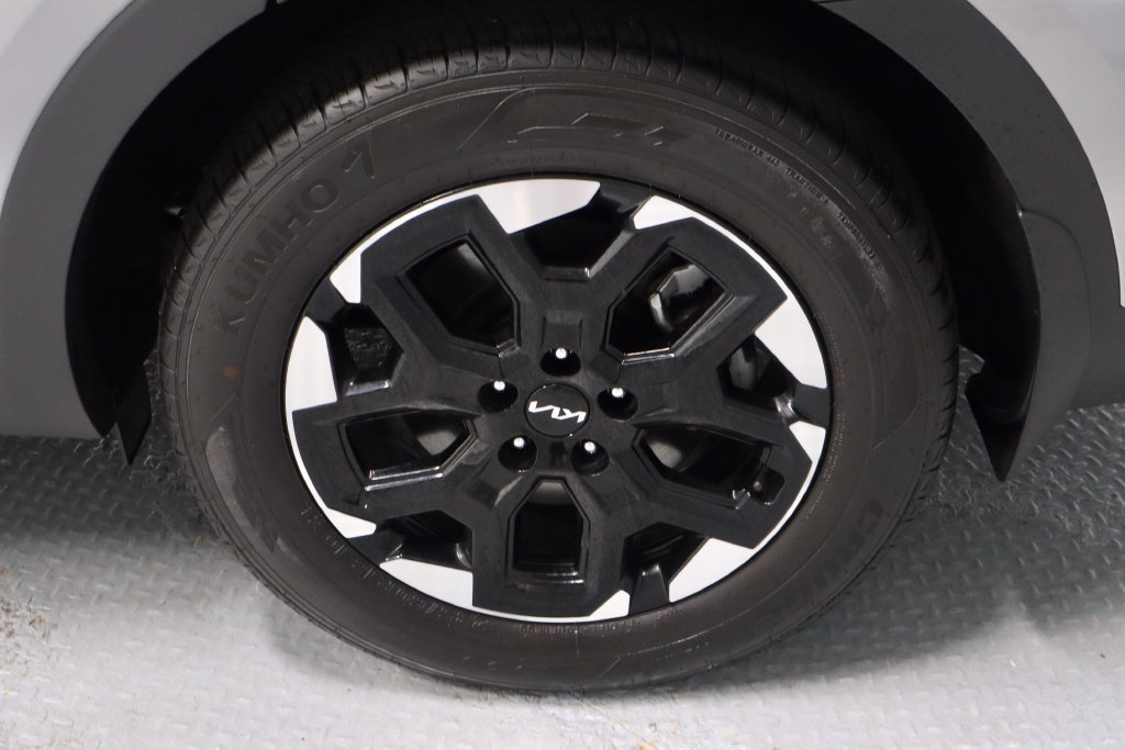 Used 2026 Kia Sorento S FWD image 19